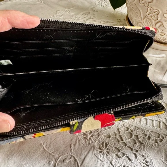 Vera Bradley Multicolor Floral Quilted Wristlet Wallet - Picture 4 of 9